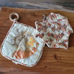 Set of 2 vintage potholders